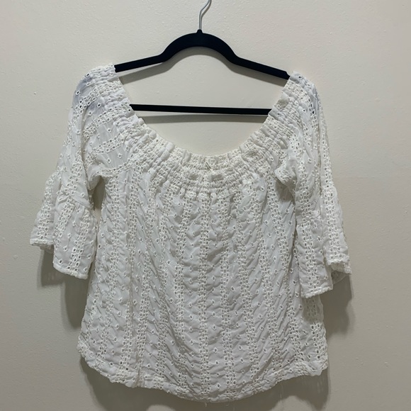 Cute summery white off the shoulder top - Picture 2 of 3